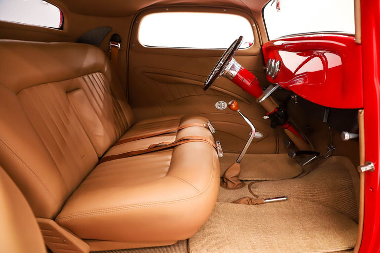 1933 Ford Custom
