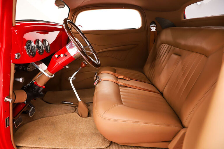 1933 Ford Custom
